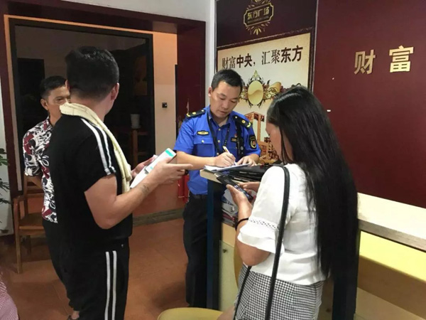 屠甸多部门联动开展油烟污染专项整治2.webp.jpg