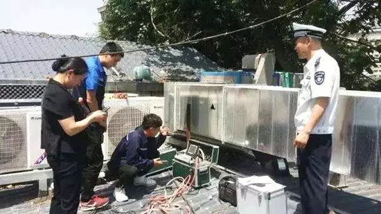 未按时清洗油烟净化器,最高将面临50000元罚款1.webp.jpg