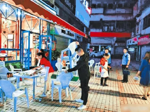 即日起,柴市步行街所有餐饮门店必须安装油烟净化设备.webp.jpg