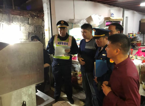 突击!南安市城市管理局联合多部门检查餐饮业油烟污染!3.webp.jpg