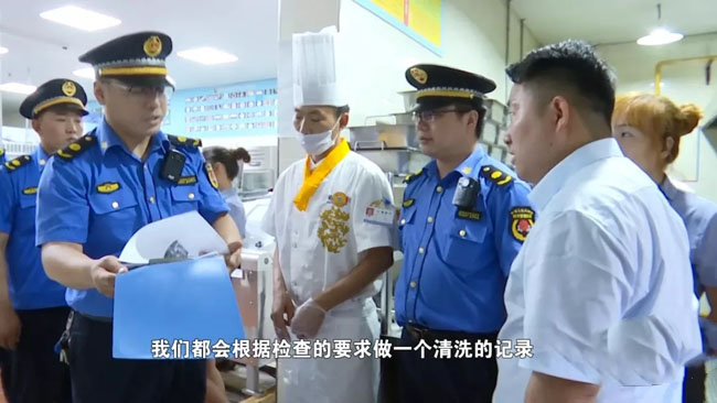 临渭区杜桥街道:紧抓餐饮业油烟治理.webp.jpg