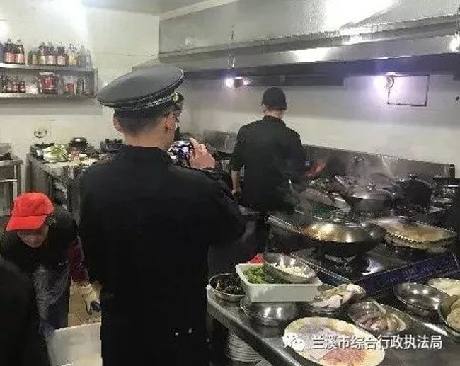 油烟超标排放,兰溪两家煲庄被罚一万五4.webp.jpg