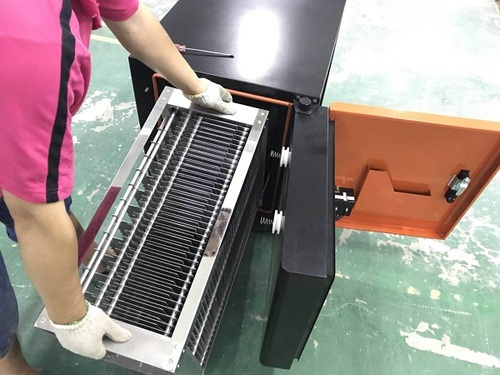 取出厨房油烟净化器电场 取出厨房油烟净化器电场